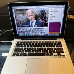 Laptop MacBook Pro 2012,i7,500gbRam,8gbHD,MSOffice,webcam,DVD,Charger