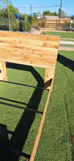 Frame bed full" like new