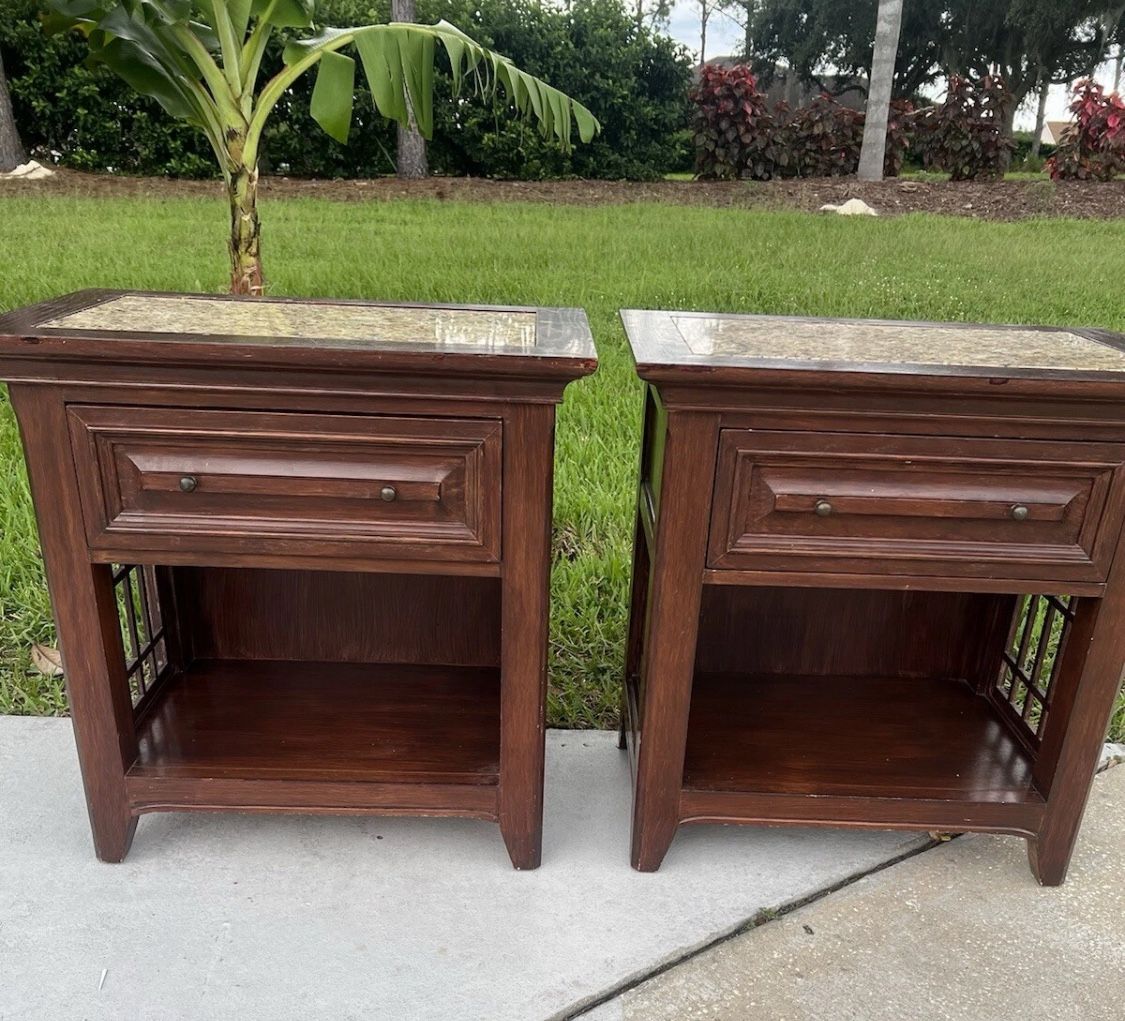 Thomasville Marble Top Night Chests Nightstands End tables One Drawer Rare! They are used in good condition with some cosmetic blemishes. These blemis
