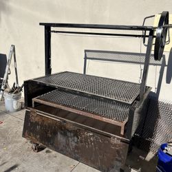Asador Para Usarse Con Carbón O Leña. Santa María Grill