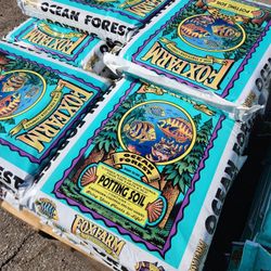 FoxFarm Ocean Forest Potting Soil 1.5 Cu Ft 