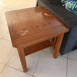 Free living room coffee and end table