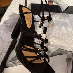 Women’s Black/Gold Heels 7.5
