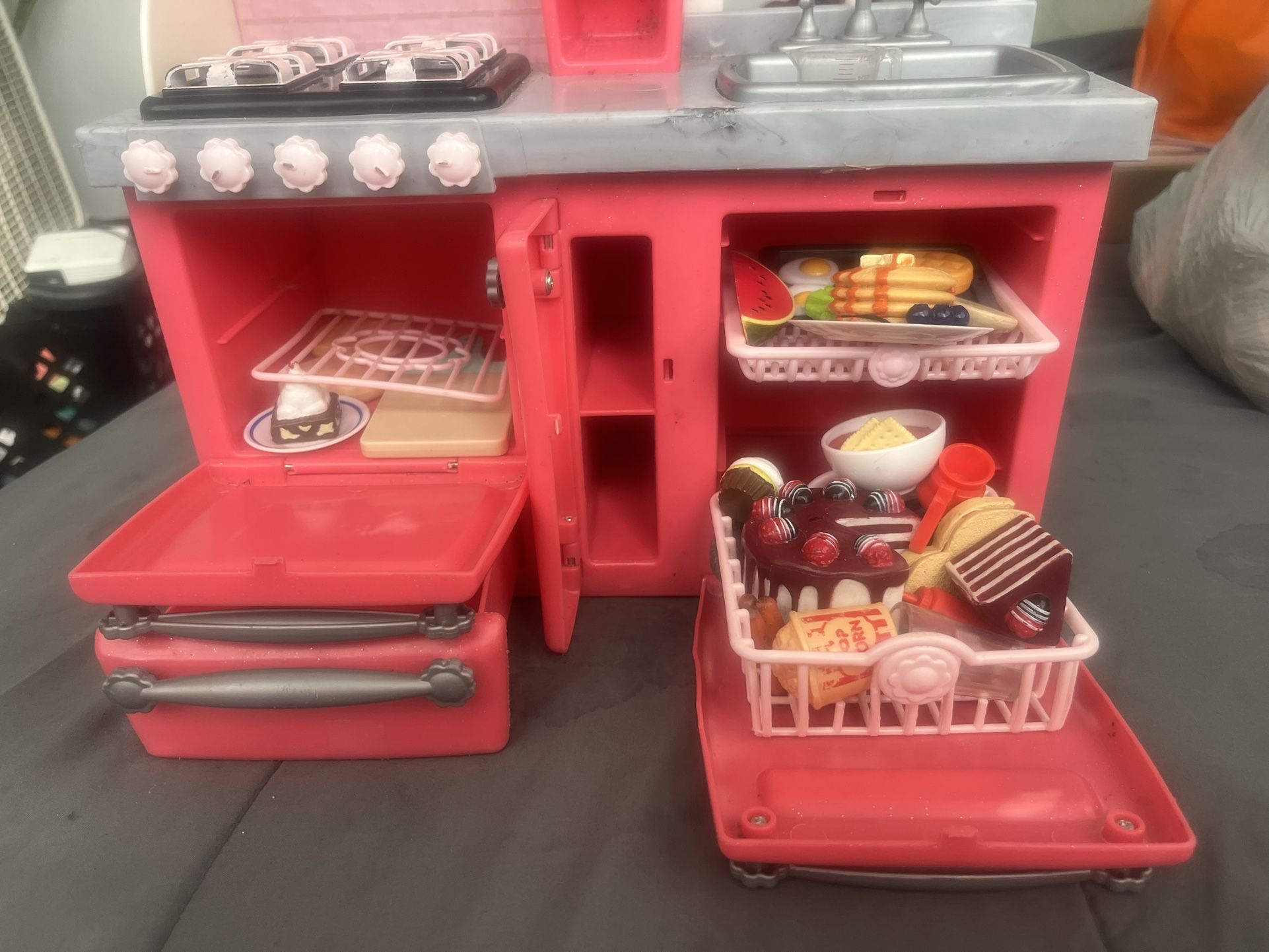 Barbie kitchen