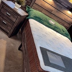 Queen Bedframe, Nightstand,mirror & Dresser 