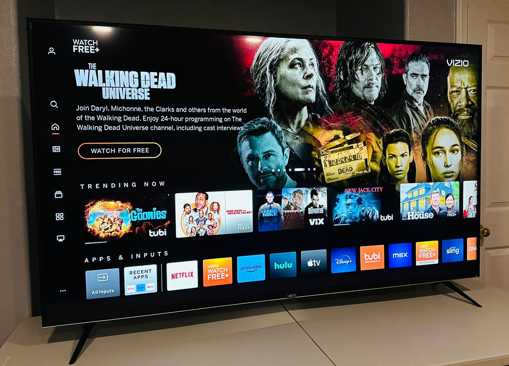 Vizio 70 Inch 4K Smart TV E70F3 for Sale in Las Vegas, NV OfferUp