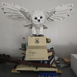 LEGO Hogwarts Icons - Collectors' Edition 76391 (no box) with instructions.