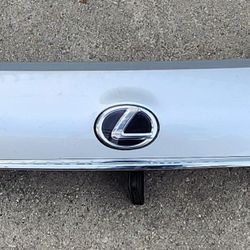 2015 2016 2017 LEXUS NX200t NZ LIFTGATE HATCH TRIM GARNISH PANEL