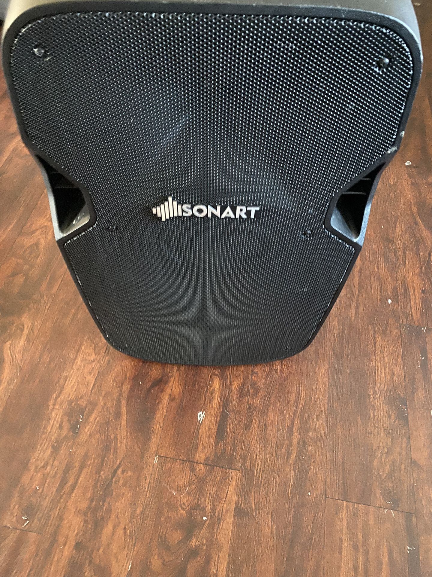 Speaker In Good Condition Whit Bluetooth