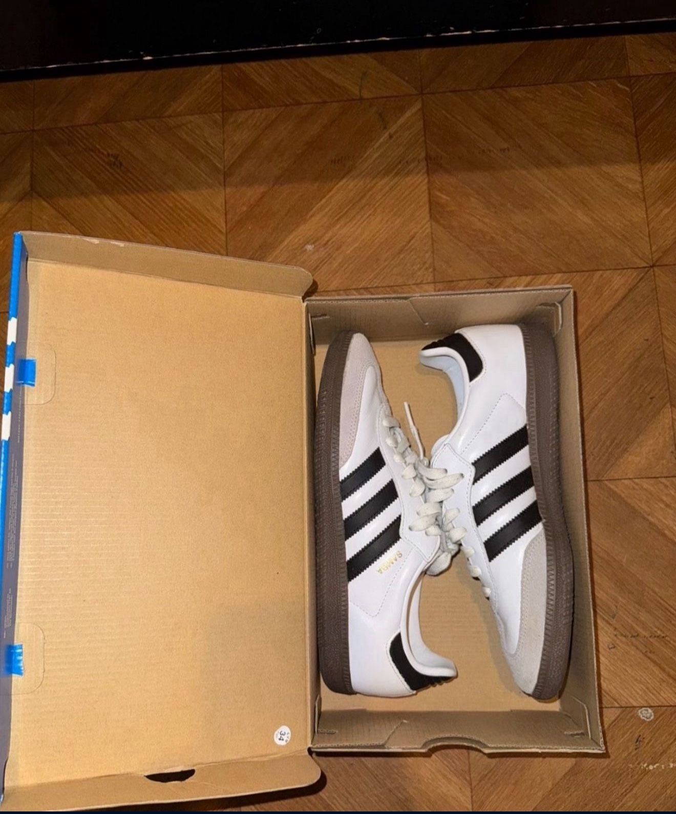 Adidas Sambas