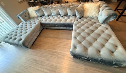 Like New Silver/Grey Velvet double chaise U shaped Sectional