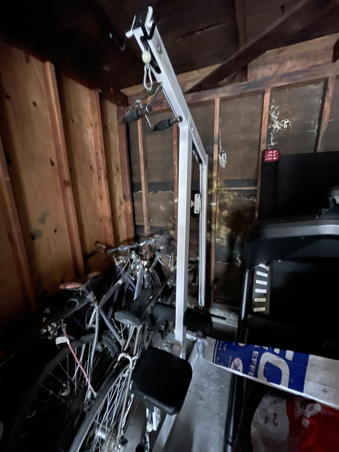 Lat Pulldown Row Machine