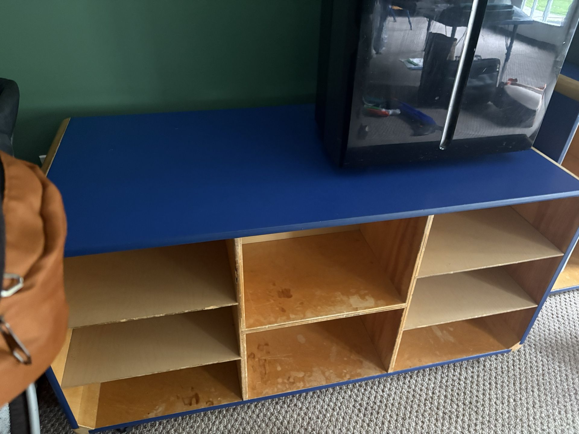 Shelf / Toy Shelf