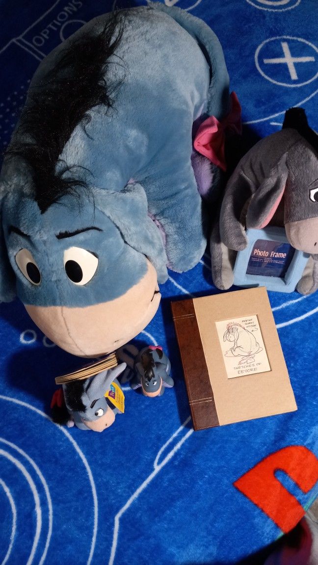 KIDS EEYORE PLUSH TOY BUNDLE.