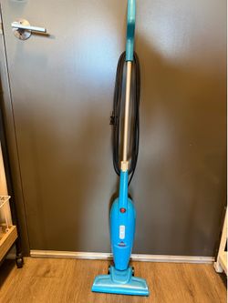 Bissell Featherweight lightweight vacuum cleaning cleaner blue bagless