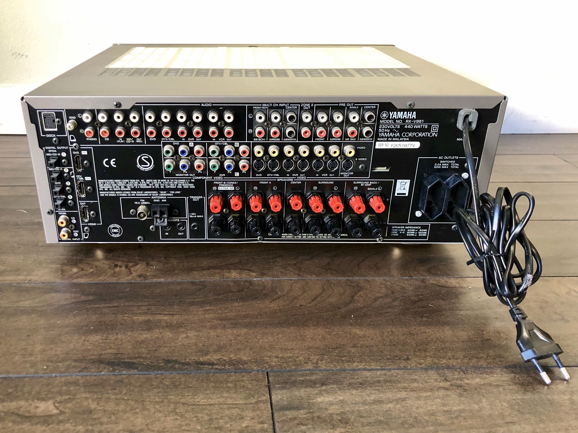 Yamaha RXV861 Natural Sound AV Receiver w Remote for Home Theater for