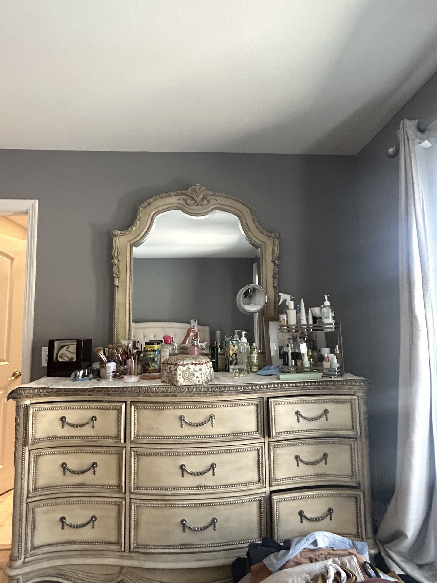 Schnadig High-end luxury 9 Drawer dresser with side table