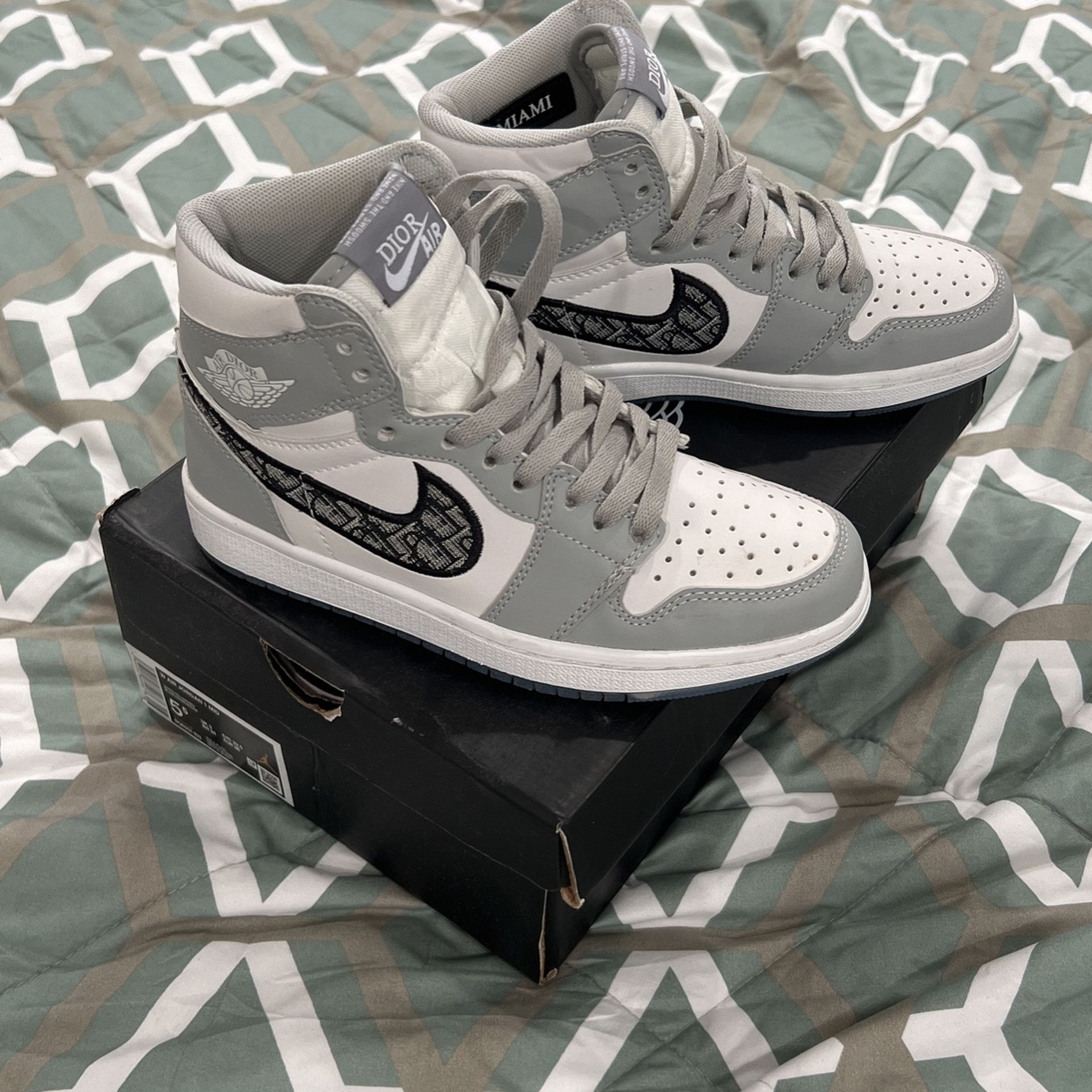 Dior Wmns Nike Air Jordan New Dior Air Jordan High CN8607 002 Nike