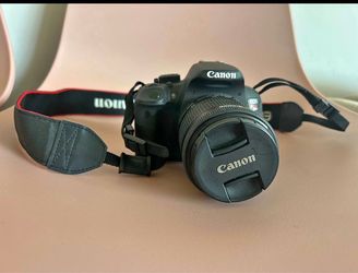 Canon EOS Rebel T5i DSLR Camera