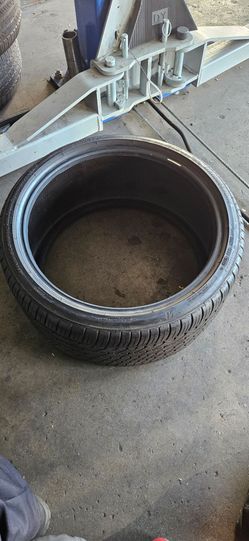 285/30/19 Bridgestone tire 285 30 19