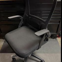 Office Chair Ergonomic Breathable Mesh Chair 
