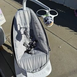 4 Moms Baby Swing 