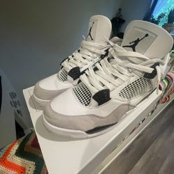 Jordan 4s Military Blacks 