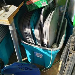 14 Containers With Tops