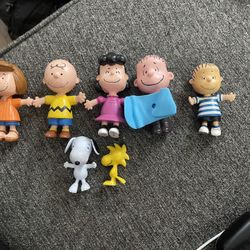 Charlie Brown seven piece rubber figure