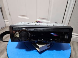 Pioneer detachable stereo deck