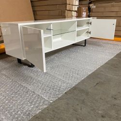 Tv stand New in the box