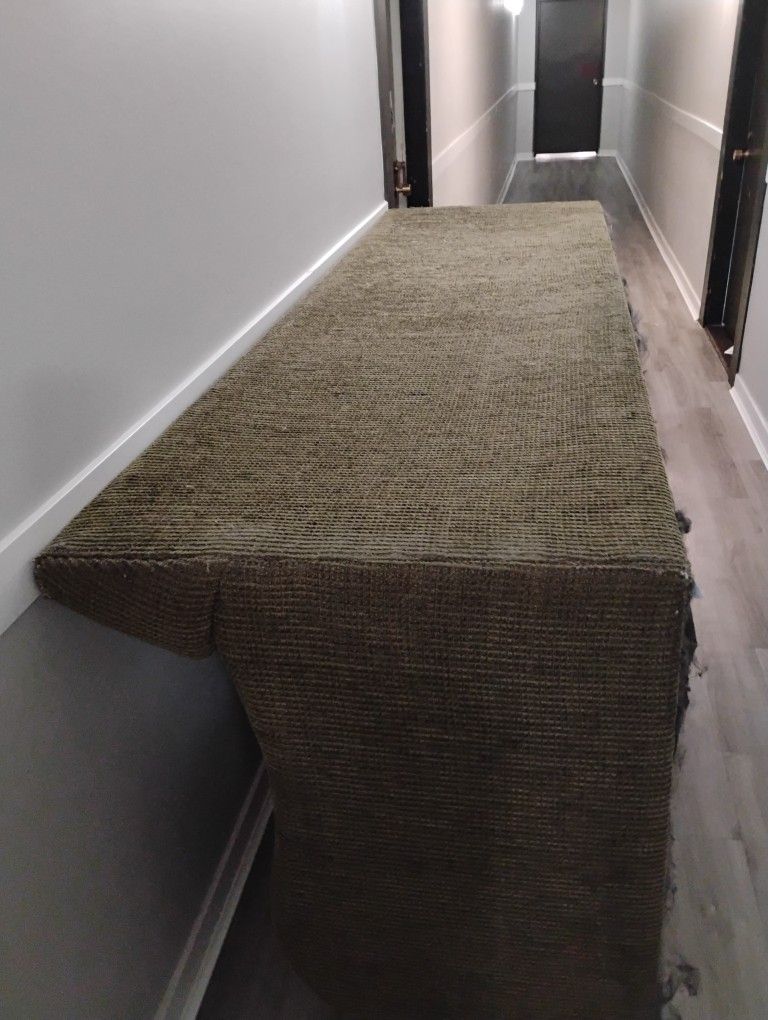 Couch MUST PICK UP