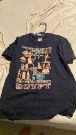 Shirt from Egypt with attractions on it EID size small