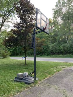 Regular height basketball hoop