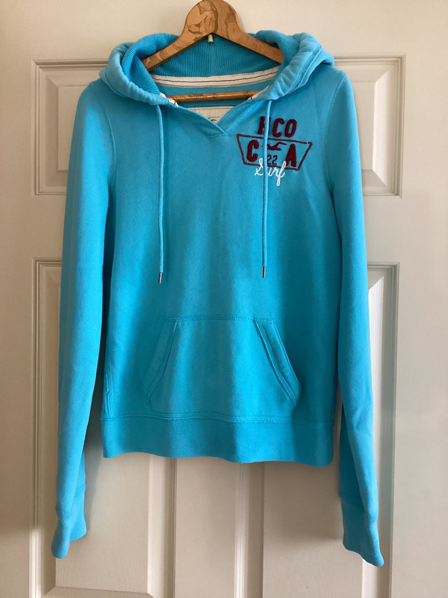 Hollister HCO CA 22 Surf hoodie Women’s size M