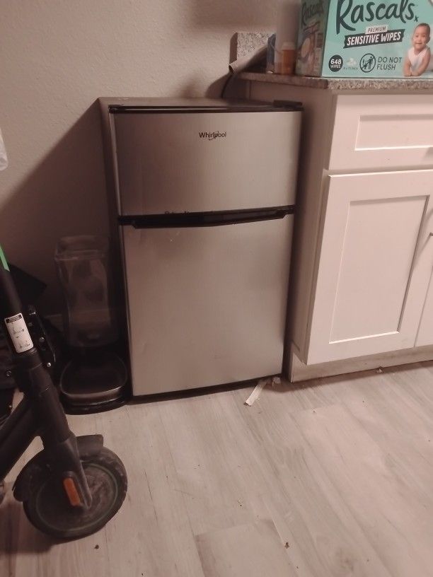 Whirlpool Mini Fridge