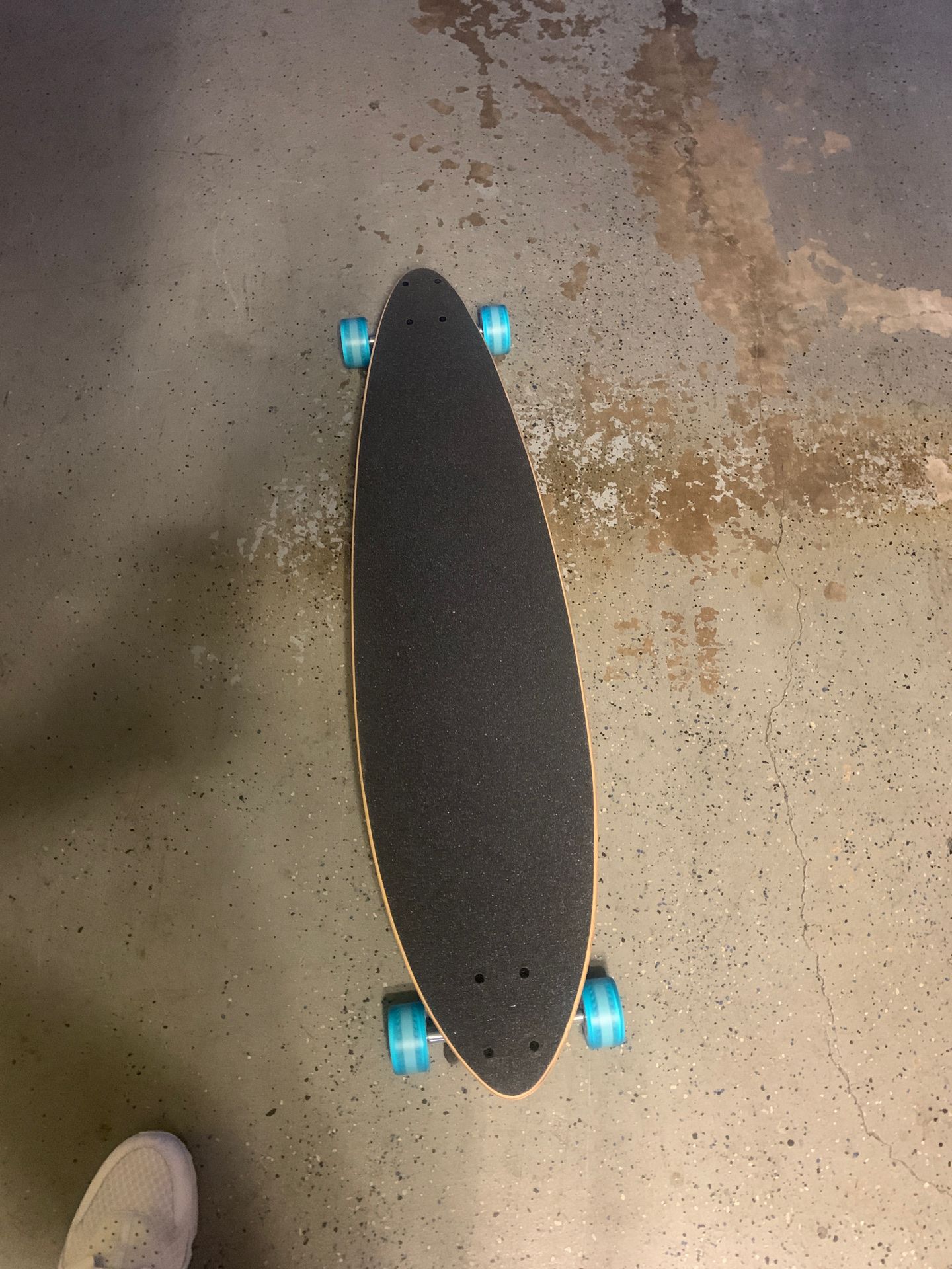 Skateboard atom