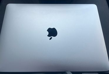 Apple MacBook Air M1 (8GB / 256GB SSD) – Excellent Condition