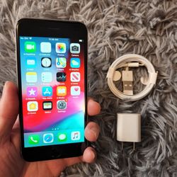 iPhone 6 - UNLOCKED - Like New