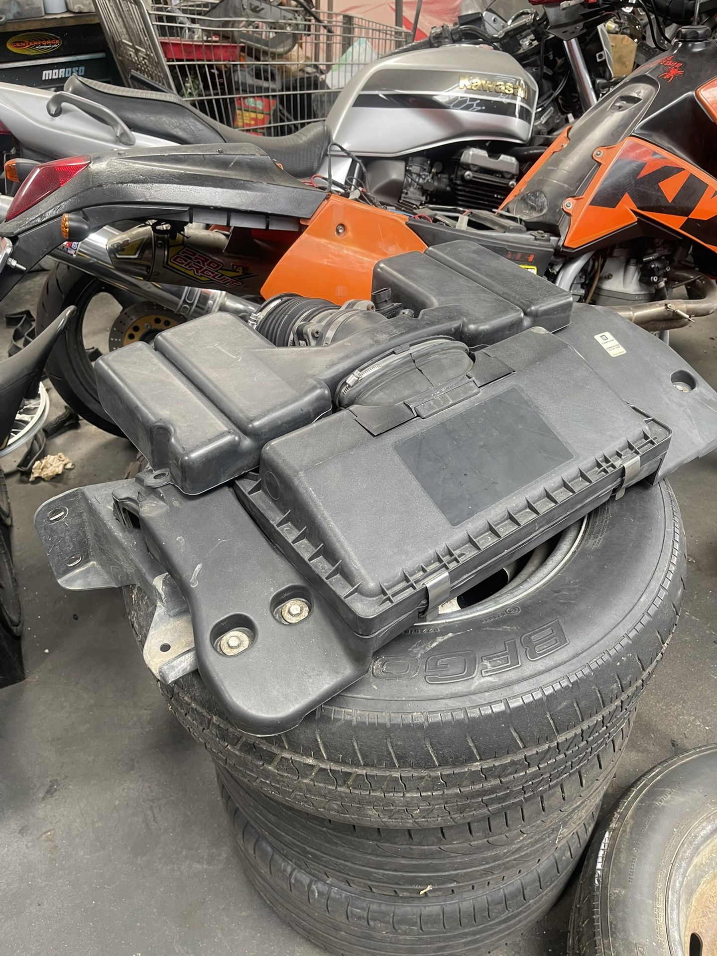 Camaro air intake system