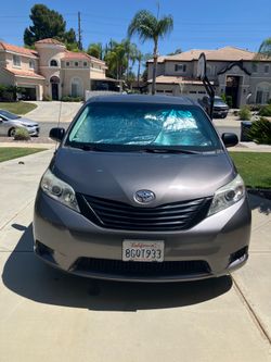 2014 Toyota Sienna SE Minivan