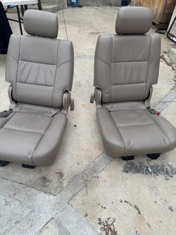 Sequoia first gen , 2nd Row captain Seats