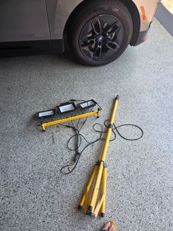 LED Work Light with Stand – 3 Head Tripod, 21000 Lumen