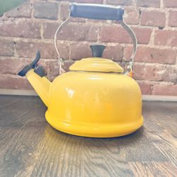 Le Creuset Classic Whistling Tea Kettle
