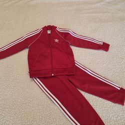 Adidas sports suit for toddler.