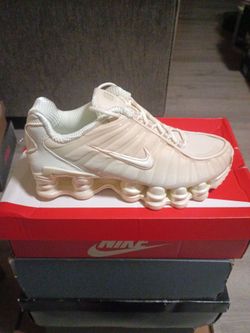 Nike shox soft pearl