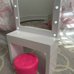 Our Generation Lighted Vanity Set