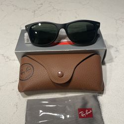 Ray-Ban RB2132 NEW WAYFARER