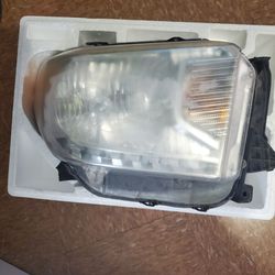 Toyota Sequoia Headlights 