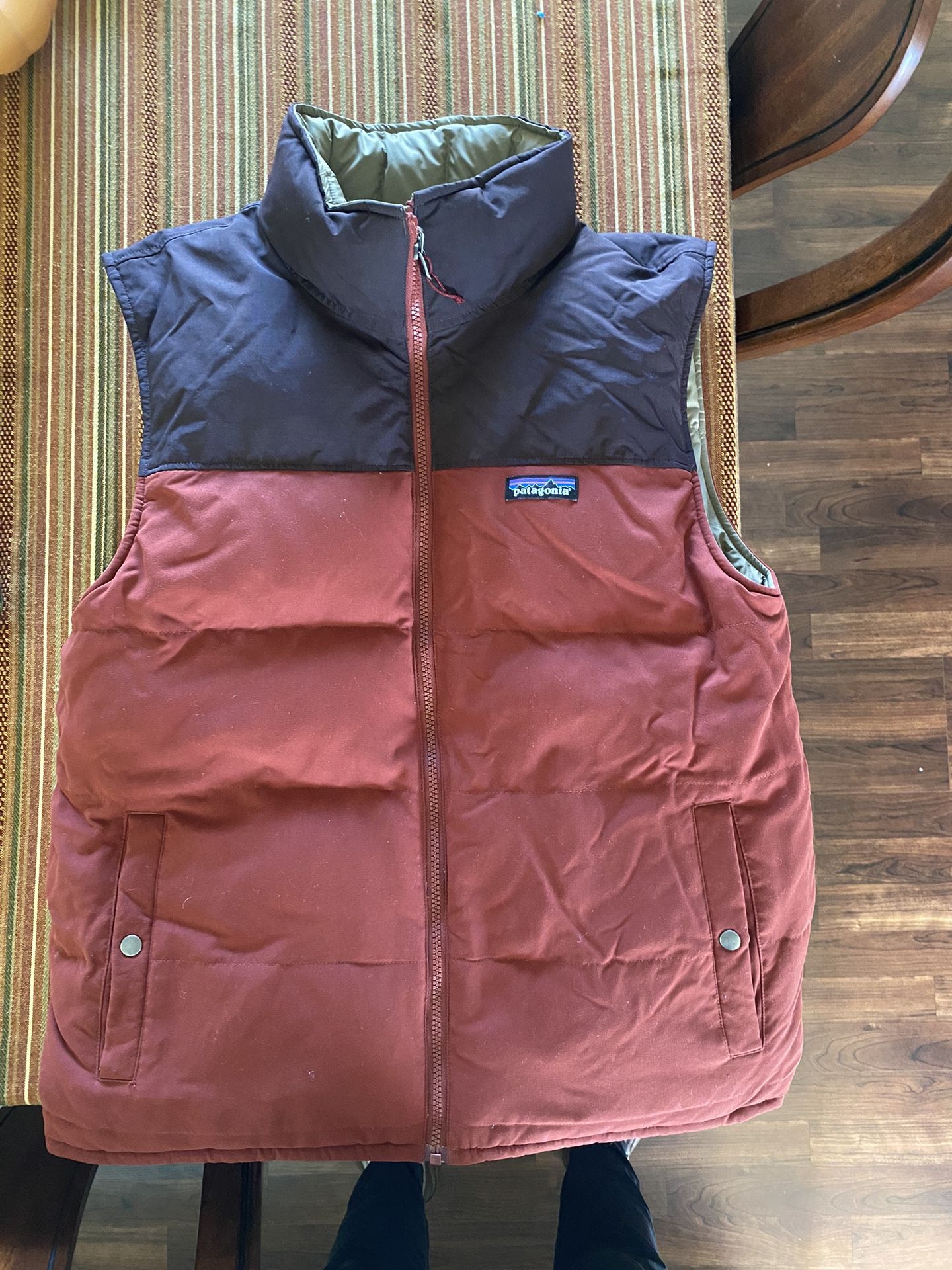 Patagonia Mens Reversible Puffer Vest Medium